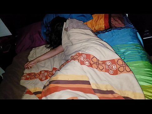 ❤️ Fillastro reprendendo á súa nova madrasta mentres ela dorme. ❤️❌ Vídeo de sexo en % gl.dreamlandpassionfever.ru % ☑