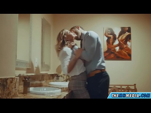❤️ Cando unha loura tetona seduce nun baño público ❤️❌ Vídeo de sexo en % gl.dreamlandpassionfever.ru % ☑